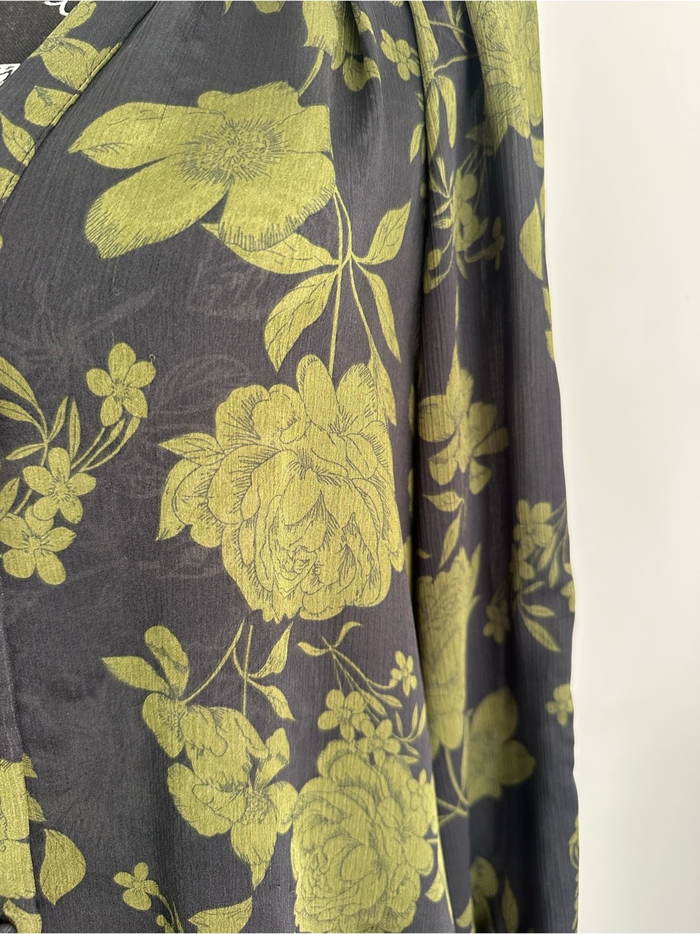 Boho style black and green floral blouse - Picture 7 of 7